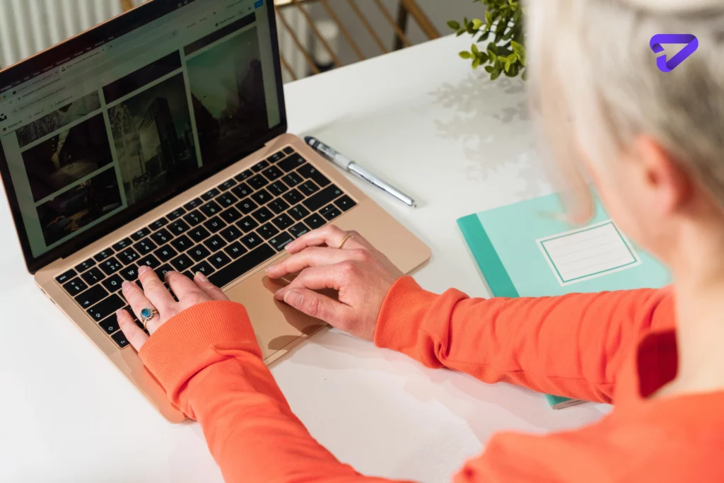 What is the difference between a graphic designer and a graphic artist? 1 What is the difference between a graphic designer and a graphic artist?